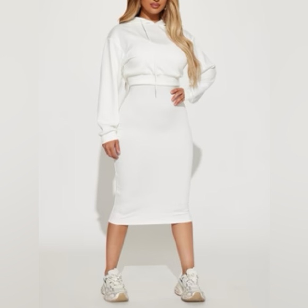 SOLD! SOLD!Quinn Sweater Midi Dress Set-White